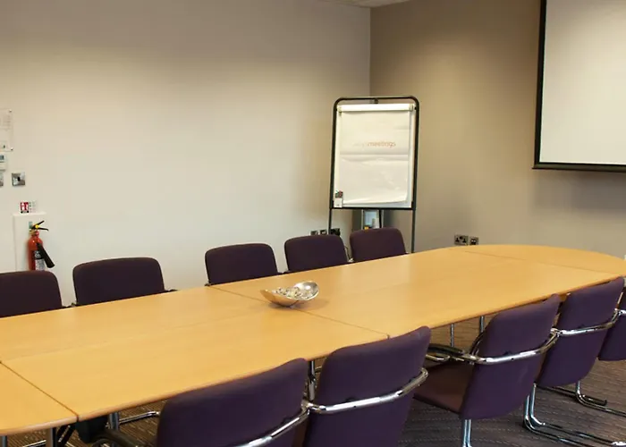 Leonardo 4* Bradford