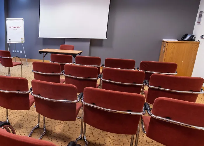 Leonardo 4* Bradford