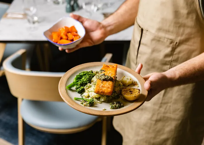 Leonardo 4* Bradford